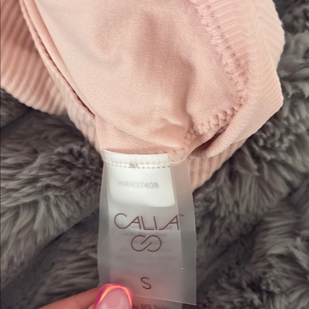 Pink Ribbed Crop Top - Picture 2 of 3